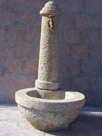 Granitbrunnen "Thalia" Granit gelb