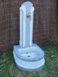 Granitbrunnen "Proteus" Granit grau